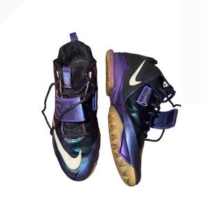 Nike Calvin Johnson CJ81 Trainer Max Purple Black Iridescent Gum Sole  Mens 11.5